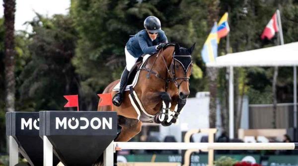 Luciana Lóssio vence o GP CSI 2* em Wellington e 